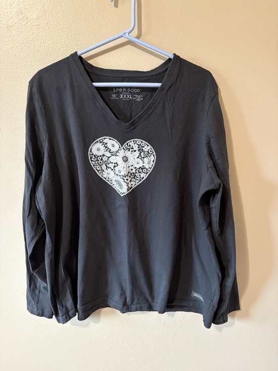 Life Is Good Tops - Life is Good Women's Flowerful Love Long Sleeve Crusher Vee Size XXXL 100%cotton